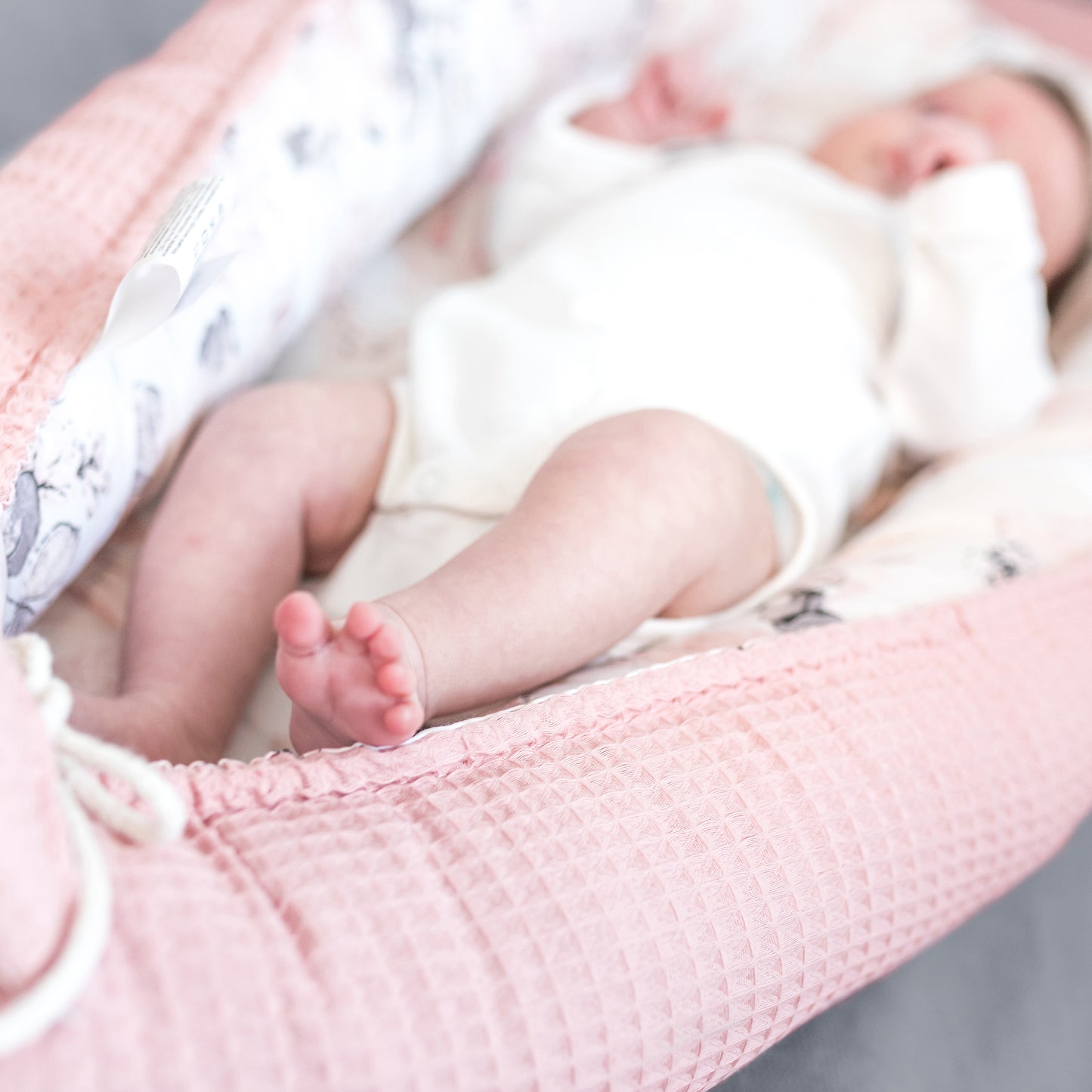 Babynest Neugeborene - Handmade Kokon zweiseitig