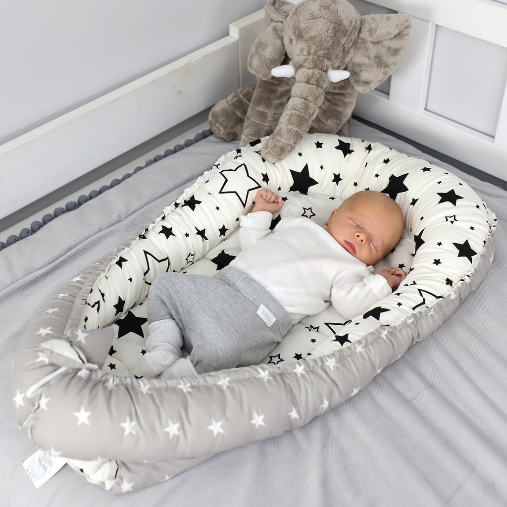 Babynest Kokon Neugeborene 90 x 50 cm - Handmade Kuschelnest Baby Nestchen aus Baumwolle Grau - Totsy Baby