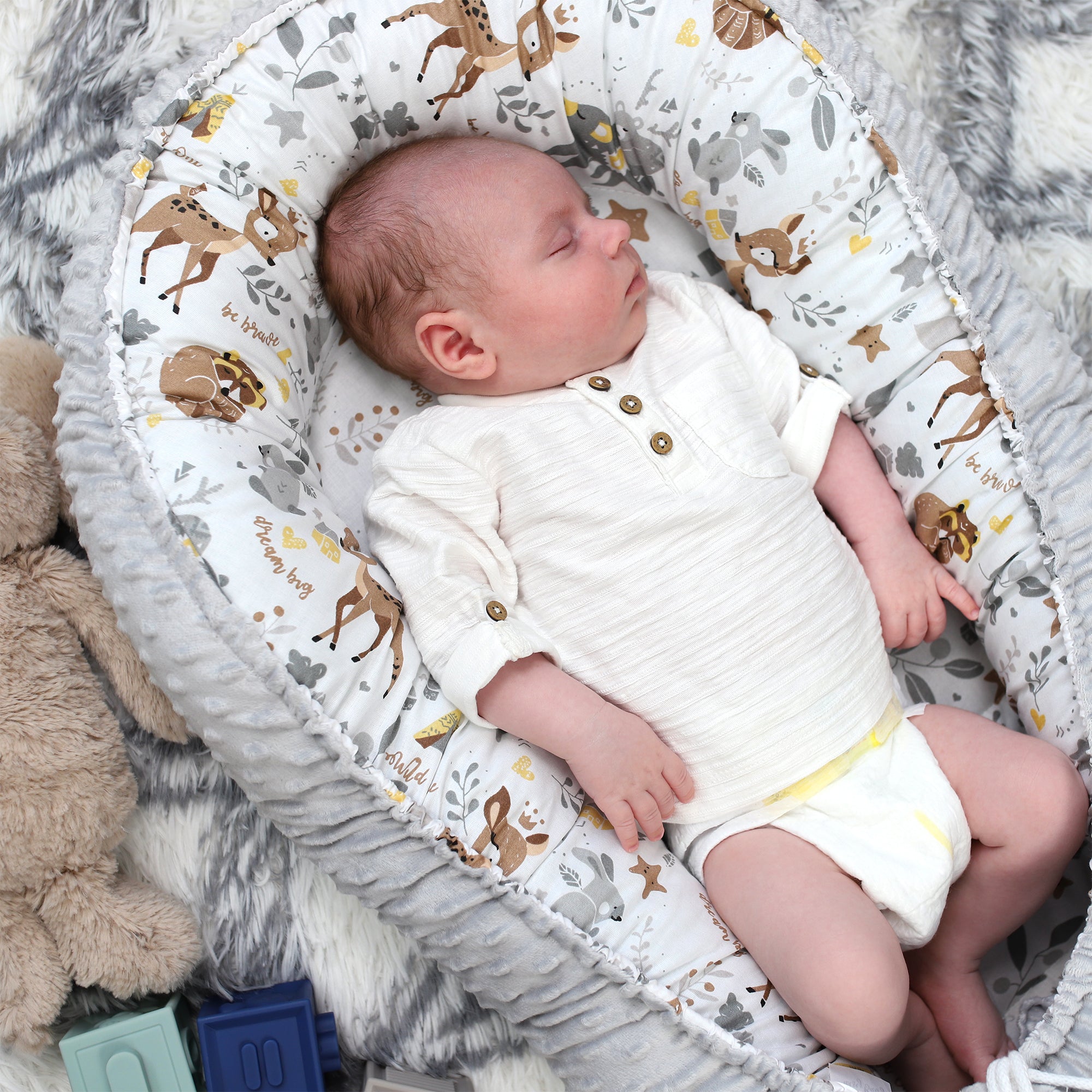 Warmes Nestchen Baby 90x50 cm - Kuschelnest Neugeborene Nestchen Winter /  Herbst Kokon Babynest Afrika Khaki – Totsy Baby