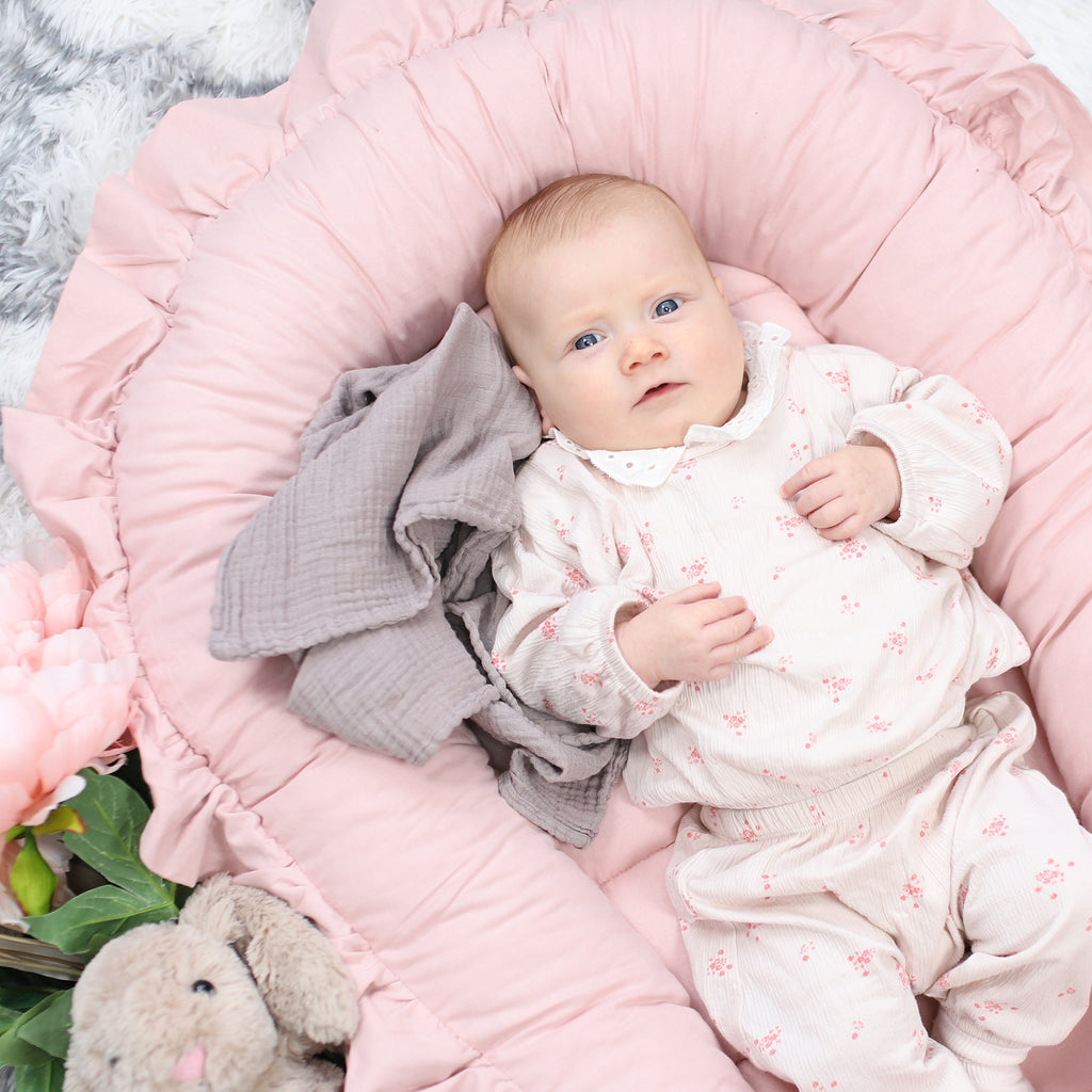 Babynestchen Kuschelnest für Neugeborene 90x50 cm - Baby Nestchen Bett Kokon in Rosa mit Baumwolle - Totsy Baby