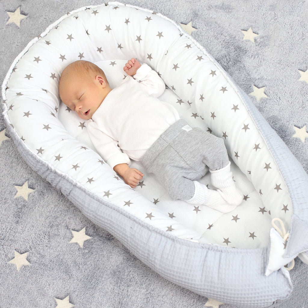 Babynest Neugeborene Nestchen Baby - Kokon Handmade zweiseitig aus Baumwolle Babynestchen Sternenmuster - Totsy Baby