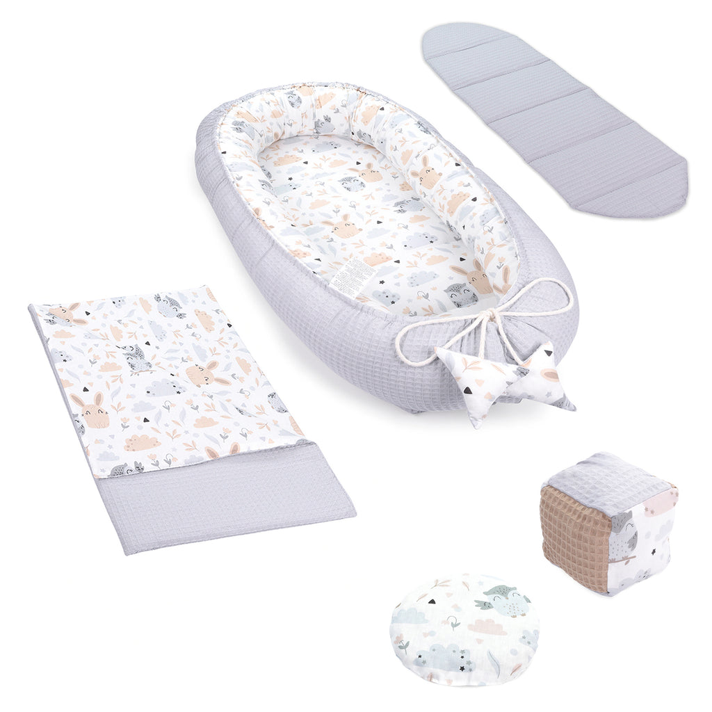 Babynestchen Set Neugeborene 90x50 cm Waffelbaumwolle - Kuschelnest Baby Nestchen 5-teilig Kokon mit Sinneswürfel Grau - Totsy Baby