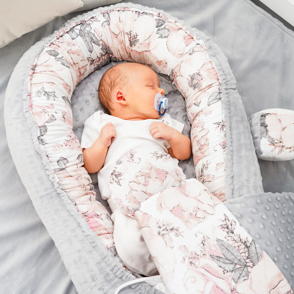 Babynestchen Set Neugeborene 90x50 cm Minky - Kuschelnest Baby Nestchen 5-teilig Kokon mit Sinneswürfel Wilde Rose - Totsy Baby