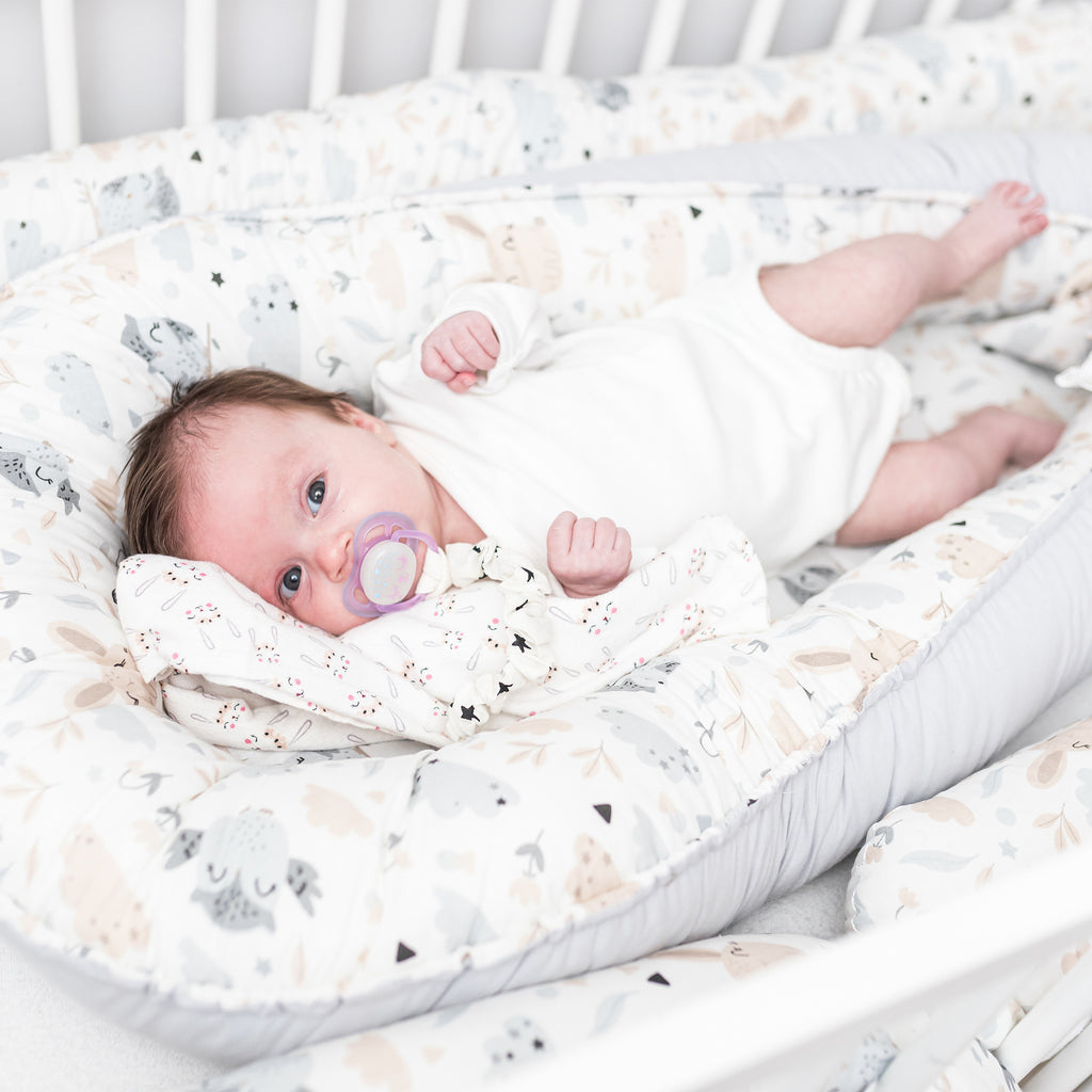 Babynestchen Set Neugeborene 90x50 cm Baumwolle - Kuschelnest Baby Nestchen 5-teilig Kokon mit Sinneswürfel Eule - Totsy Baby
