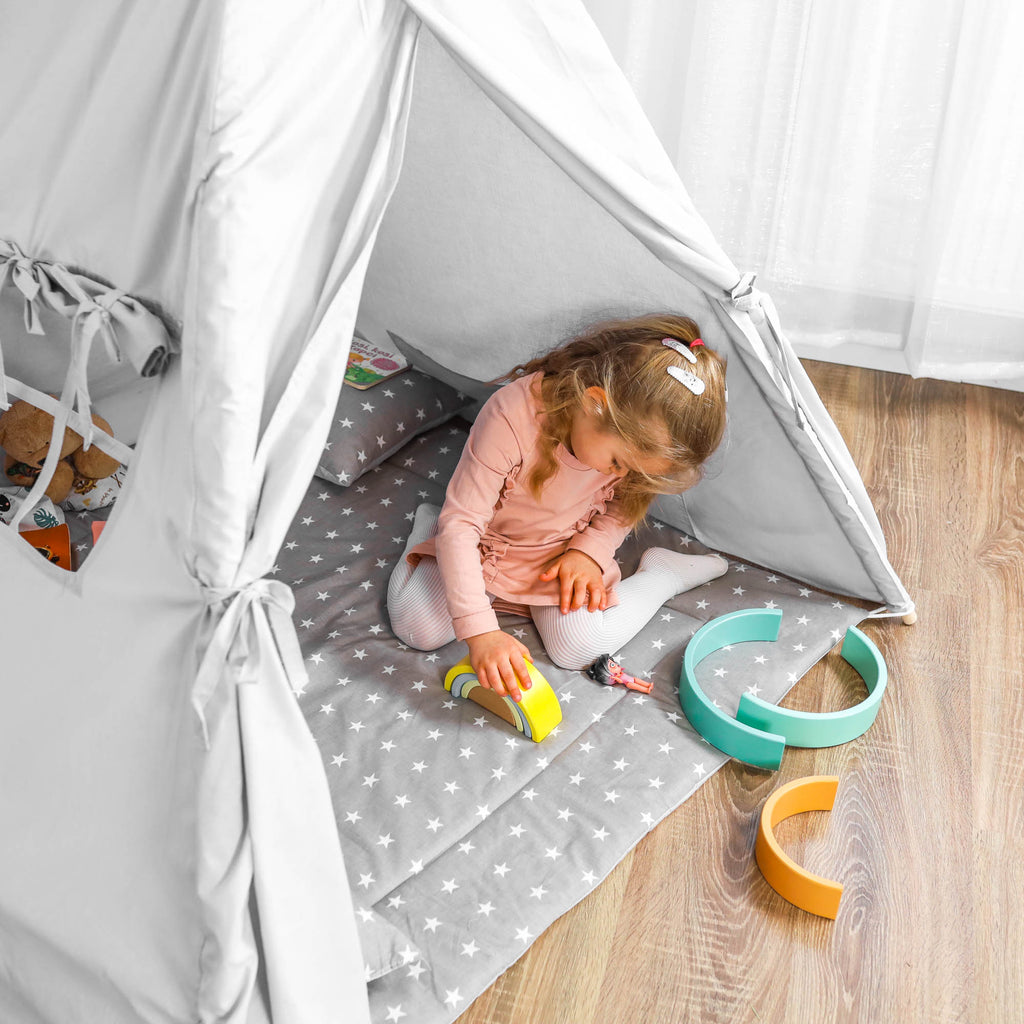 Tente tipi pour enfant en bois naturel et polyester imperméable
